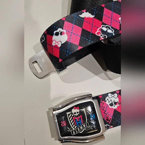 **SOLD** Monster High Argyle Skullette Seatbelt Belt (2023) - Picture 9 of 9